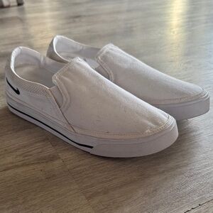 Nike Women’s White Slip-On Canvas Shoes size 9